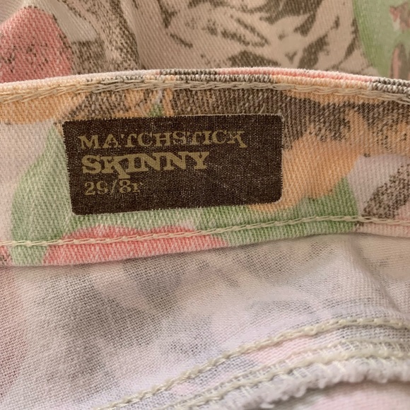 Nine West Vintage America Collection floral capri jeans, size 8/29 - Picture 6 of 7